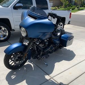 Meet your Posher, Cameron